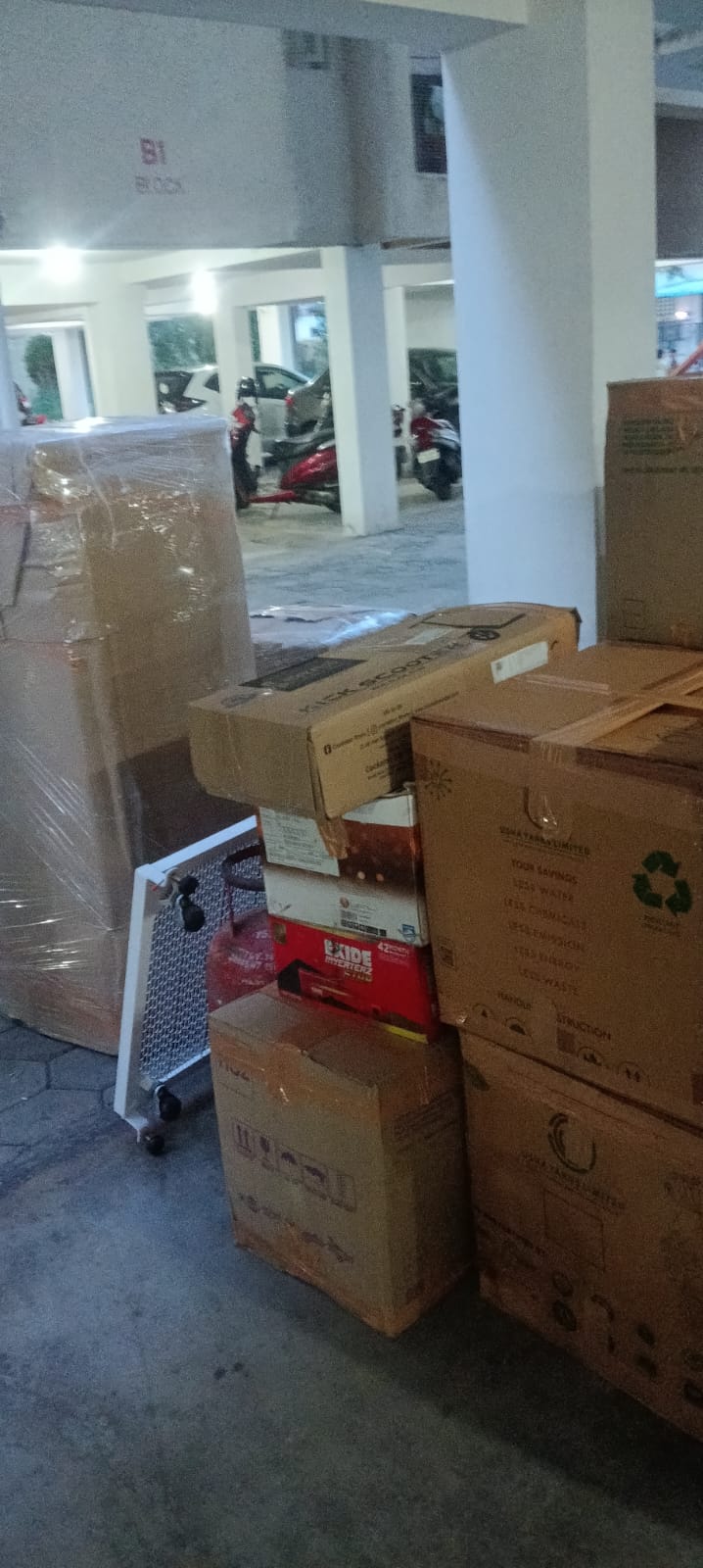 Goods loading in moving truck Chennai packers and movers transportation service